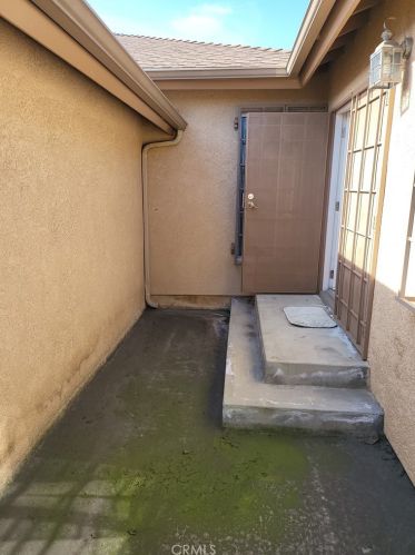 11803 Casimir Ave, Hawthorne CA  90250-1994 exterior