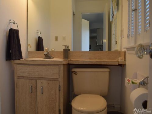 14 Hilltop Blvd, East Brunswick NJ  08816-2832 exterior