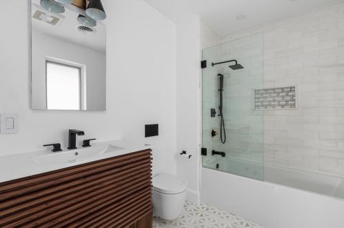 154 Arlington Ave, Providence RI  02906-2330 exterior