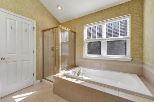 40 Briarbrook Dr, Briarcliff NY  10510-2075 exterior