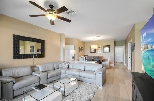 6005 Pinnacle Ln, Naples, FL 34110-7315