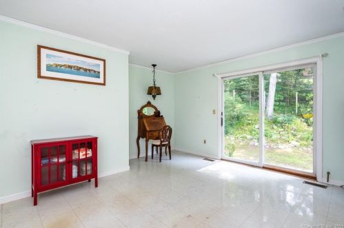 10 Baldwin Dr, Waterford CT  06385-2708 exterior