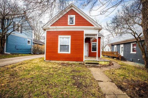 216 College Ave, Miami, OH 45056-1113