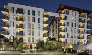 685 New Hampshire Ave, Los Angeles CA  90005-1355 exterior