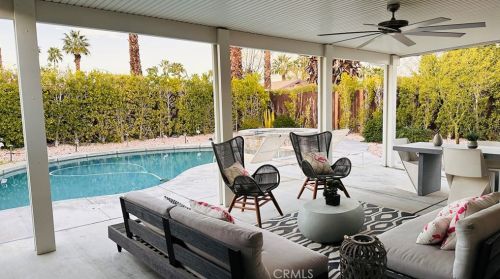 1050 Louise Dr, Palm Springs CA  92262-3241 exterior