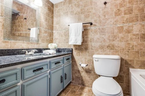 2131 Blossom Ln, Richardson TX  75081-4703 exterior