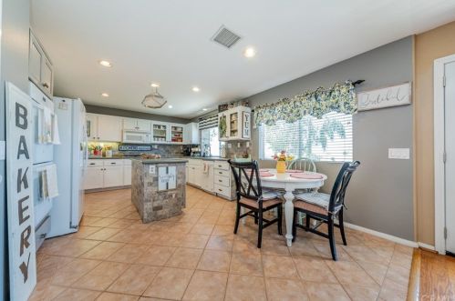 28 Del Brienza, Lake Elsinore CA  92532-0221 exterior
