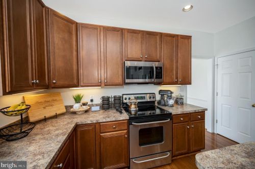10325 Lees Crossing Ln, Fredericksburg VA  22408-0290 exterior