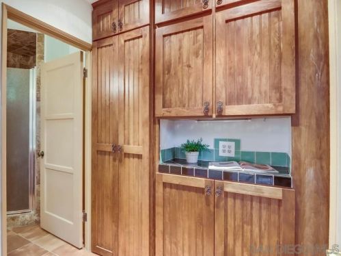 3211 Dumas St, San Diego CA 92106-1317 exterior