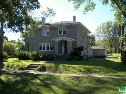 411 2nd St, Sutherland, IA 51058-7643