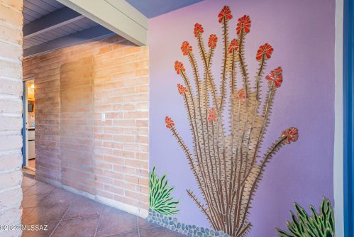 4305 Avenida Del Cazador, Tucson AZ  85718-7065 exterior