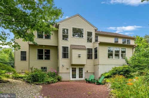 185 Clover Ln, Perkiomenville PA  18074-9485 exterior