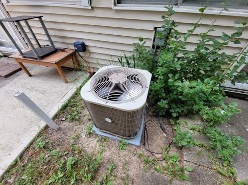 9050 95th St, Milwaukee WI 53224-6860 exterior