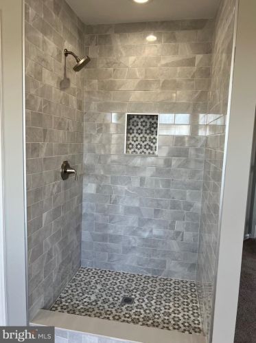 214 Roosevelt Blvd, Berlin Boro NJ  08009-7105 exterior