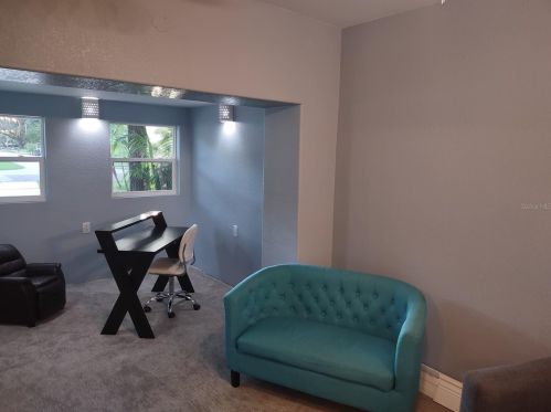 7889 64th St, Pinellas Park FL  33781-2122 exterior