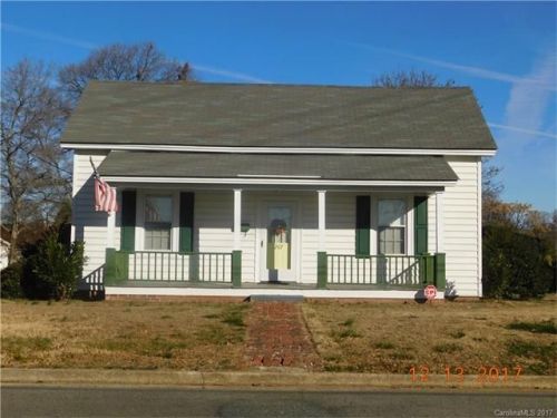 207 10th St, Kannapolis, NC 28083-2701