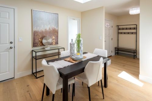 1466 Hollenbeck Ave, Sunnyvale CA  94087-4238 exterior