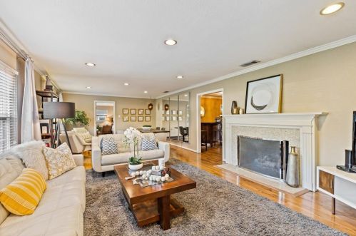 9335 Frst Hl Blvd, Dallas TX 75218-4004 exterior