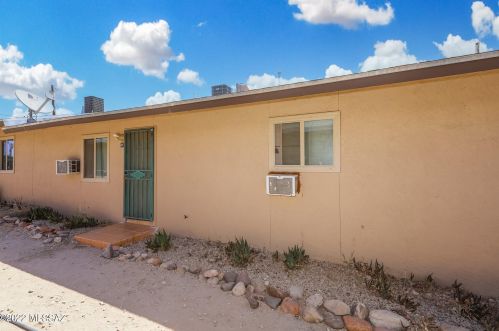 44 Elm St, Tucson AZ  85705-6536 exterior