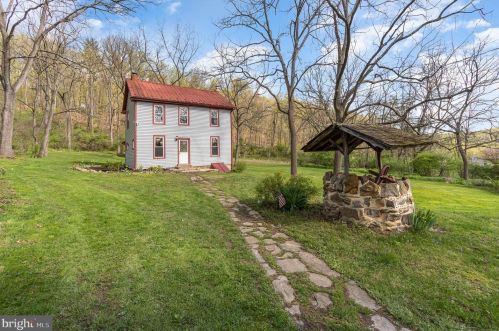 139 Hope Rd, Paradise Park, PA 17068-8640