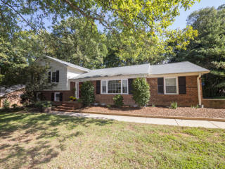 1422 Leolillie Ln, Charlotte, NC 28216-1406