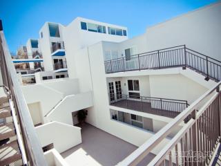 616 Esplanade, Redondo Beach CA  90277-4108 exterior