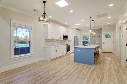 1713 Lauda Dr, Mount Pleasant SC  29464-9601 exterior
