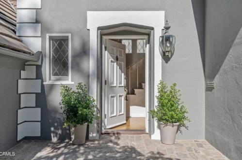 1637 Valley View Rd, Glendale, CA 91202-1340