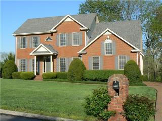 2012 Drakes Hill Ct, Hendersonville, TN 37075-8845