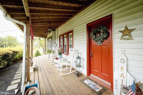 20 Valley Dr, Southampton PA  18966-1347 exterior