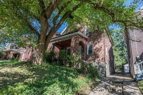 5735 Pocusset St, Pittsburgh, PA 15217-2218