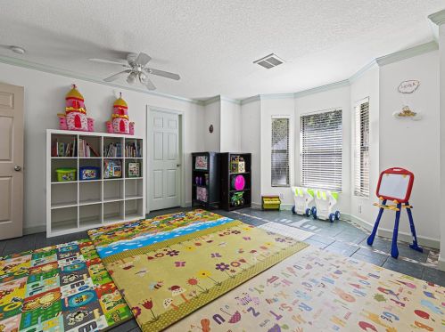 1050 31 Ave, Vero Beach FL 32960-4096 exterior