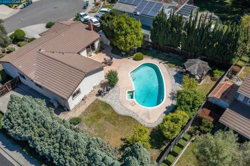 1 Carousel Ct, San Ramon CA  94583-1707 exterior