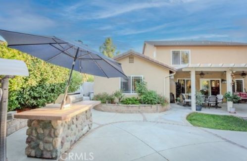 33068 Regina Dr, Temecula CA  92592-1472 exterior