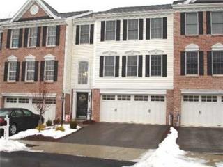 262 Overlook Ct, Moon Twp, PA 15108-8980
