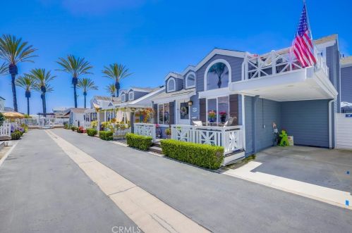 24 Bolivar St, Newport Beach, CA 92663-4443