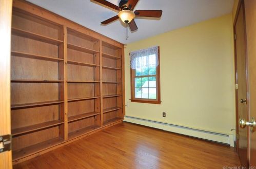 156 Carriage Way, Windsor CT 06095-2008 exterior