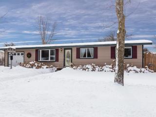 822 Girard St, Hudson WI  54016-1918 exterior