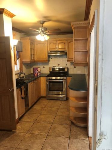 16 Circle Dr, Tuxedo Park NY  10987-4420 exterior