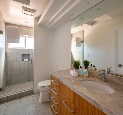 3535 Riviera Dr, San Diego CA 92109-6641 exterior