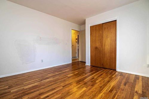 56 Cir Dr, Elwood NY  11731-1211 exterior