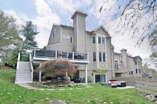 184 Boulder Ridge Rd, Scarsdale, NY 10583-3138