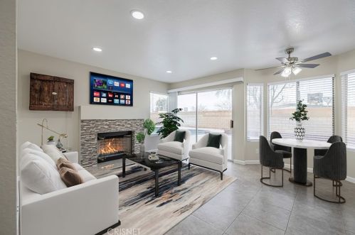2021 Morningside Ave, Lancaster, CA 93535-5612