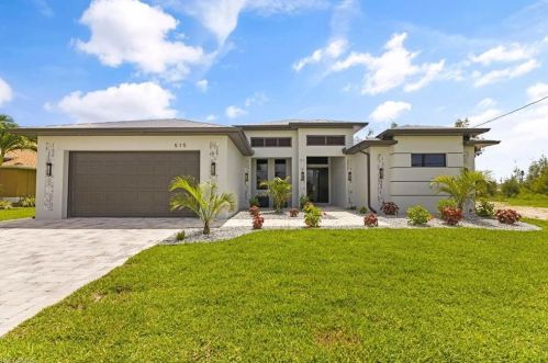 515 11th Ct, Cape Coral, FL 33990-2684