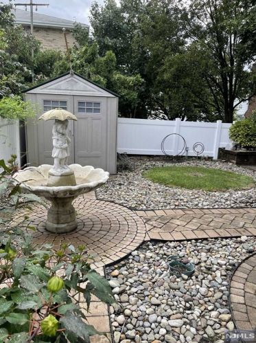 84 Brinkerhoff Ter, Palisades Park, NJ 07650-1138