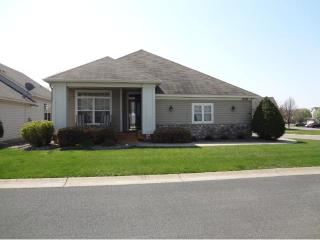 2039 Clover Ct, Chanhassen MN  55317-8352 exterior