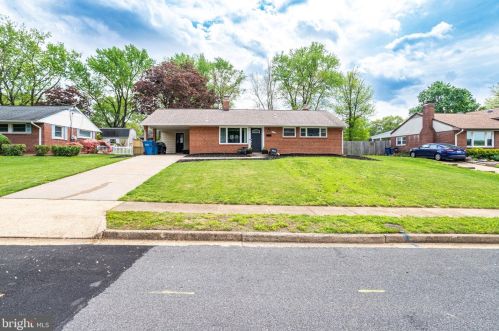8107 Bullock Ln, Springfield VA  22151-1810 exterior