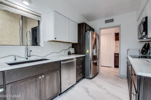 7204 Camino Vecino, Tucson AZ 85715-3418 exterior