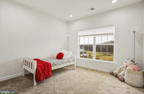 10244 Forest Lake Dr, Great Falls VA  22066-3609 exterior