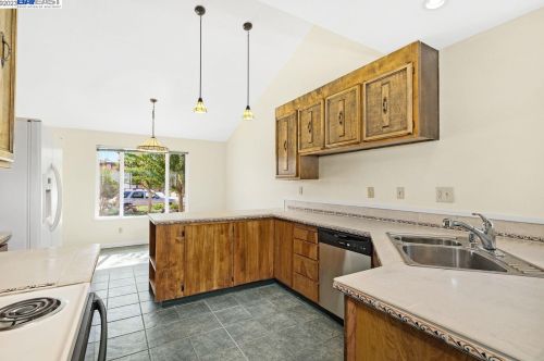 3422 Gregory Dr, West Pittsburg, CA 94565-1513